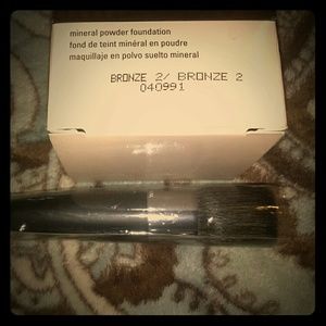 Mary KAY mineral powder foundation w/brush